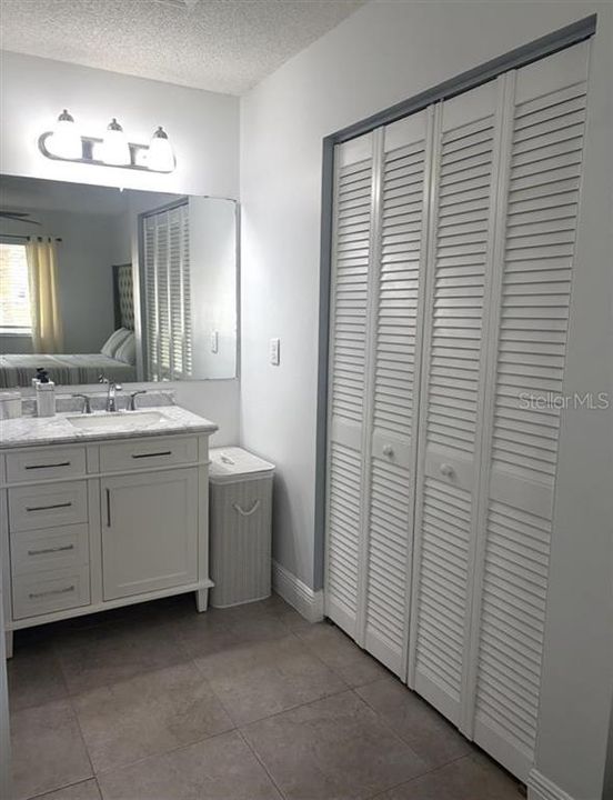 For Sale: $189,000 (2 beds, 2 baths, 921 Square Feet)