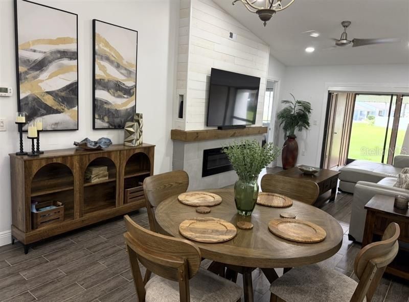 For Sale: $189,000 (2 beds, 2 baths, 921 Square Feet)