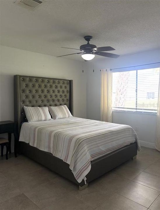For Sale: $189,000 (2 beds, 2 baths, 921 Square Feet)