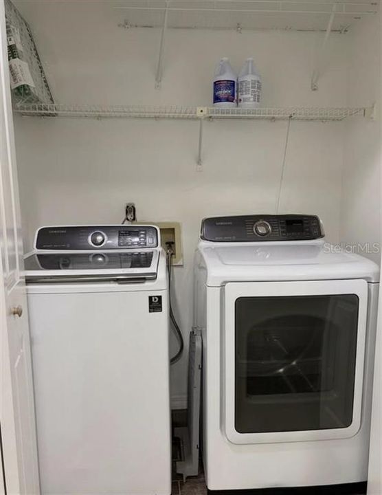 For Sale: $189,000 (2 beds, 2 baths, 921 Square Feet)