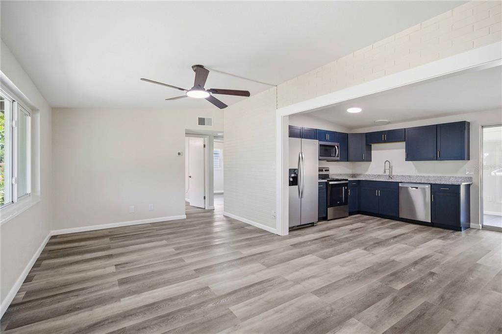For Sale: $335,000 (3 beds, 2 baths, 1408 Square Feet)
