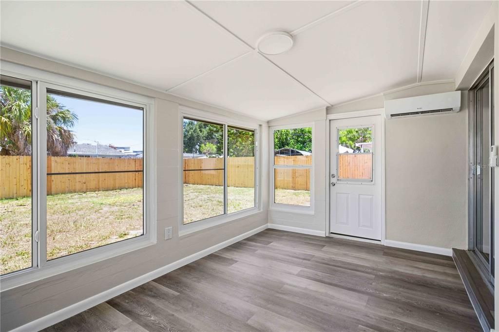 For Sale: $335,000 (3 beds, 2 baths, 1408 Square Feet)