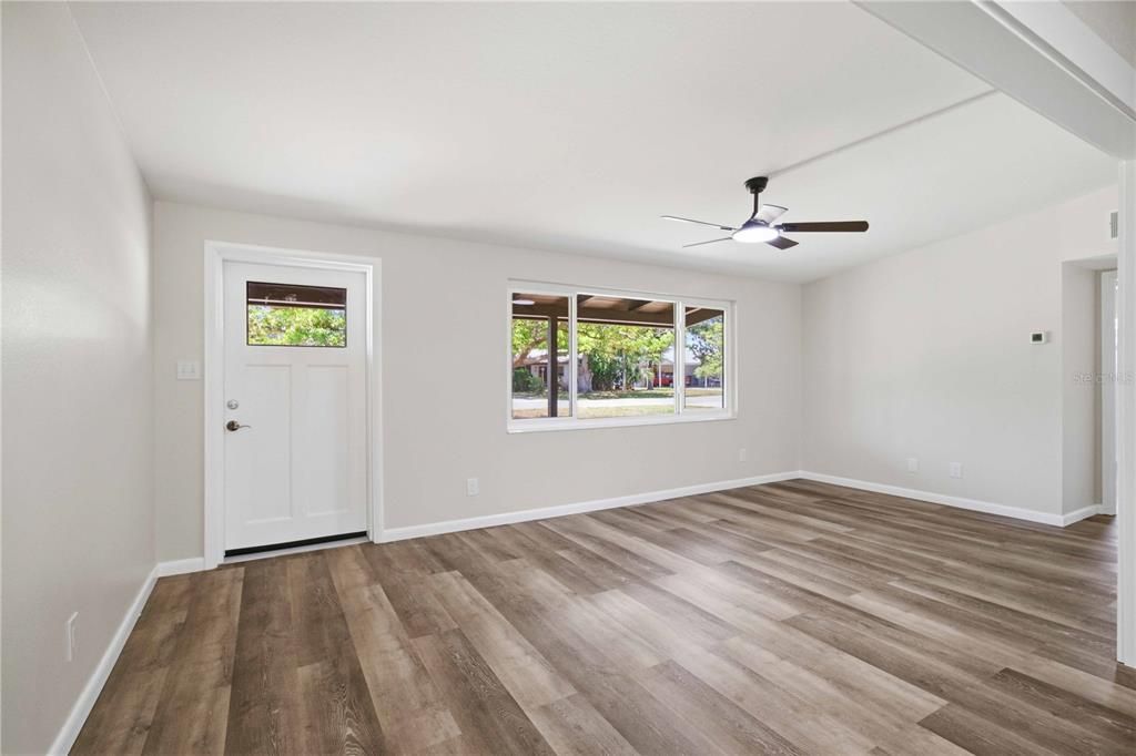 For Sale: $335,000 (3 beds, 2 baths, 1408 Square Feet)