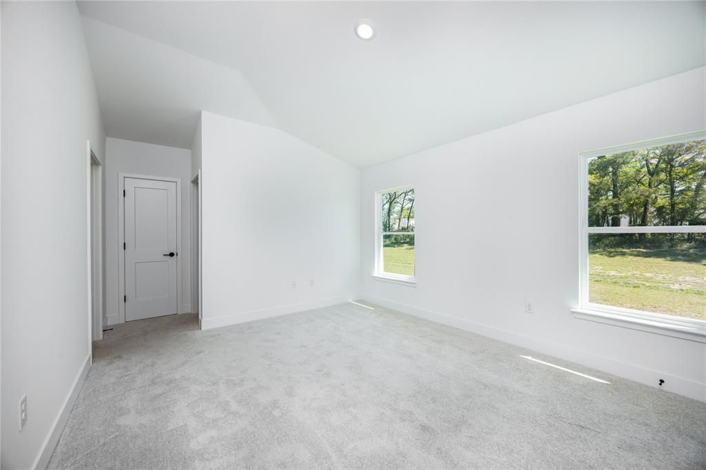 На продажу: $358,900 (4 спален, 2 ванн, 1647 Квадратных фут)
