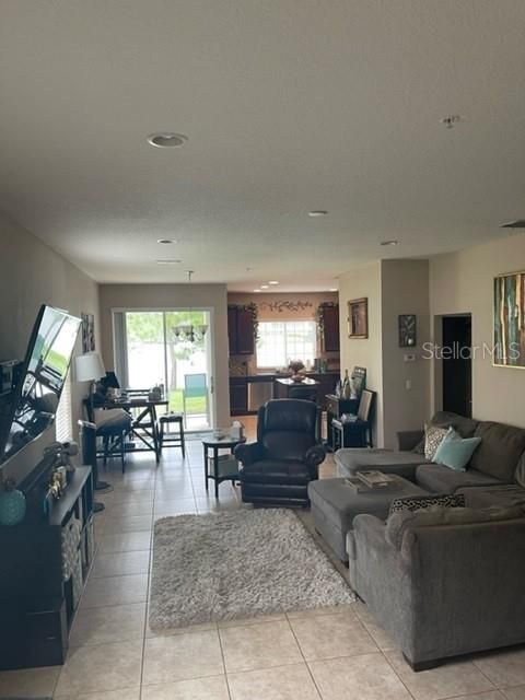 En Venta: $335,000 (3 camas, 2 baños, 1790 Pies cuadrados)