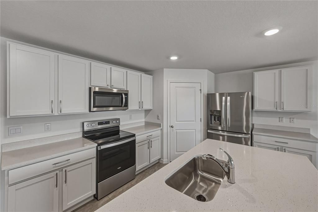 For Sale: $365,000 (4 beds, 2 baths, 1846 Square Feet)