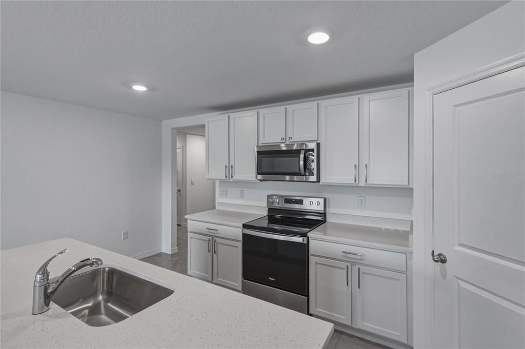 For Sale: $365,000 (4 beds, 2 baths, 1846 Square Feet)