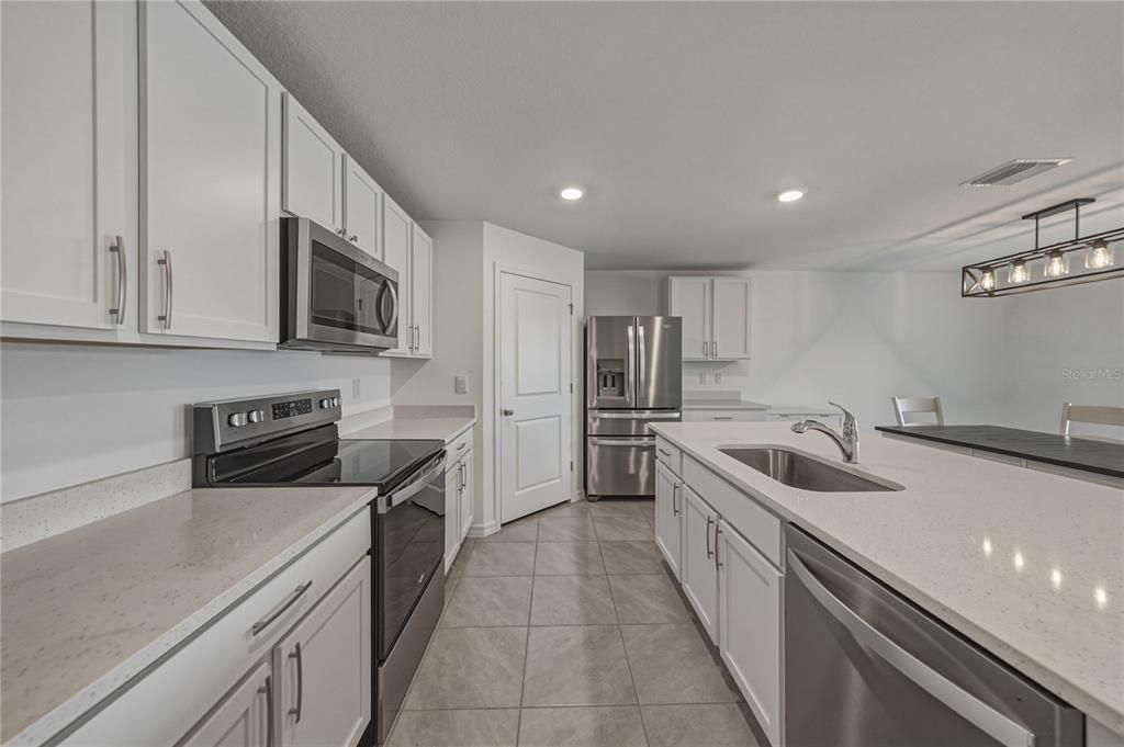 For Sale: $365,000 (4 beds, 2 baths, 1846 Square Feet)