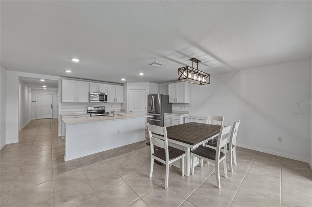 For Sale: $365,000 (4 beds, 2 baths, 1846 Square Feet)
