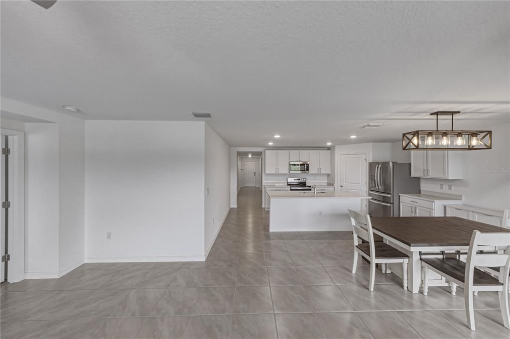 For Sale: $365,000 (4 beds, 2 baths, 1846 Square Feet)