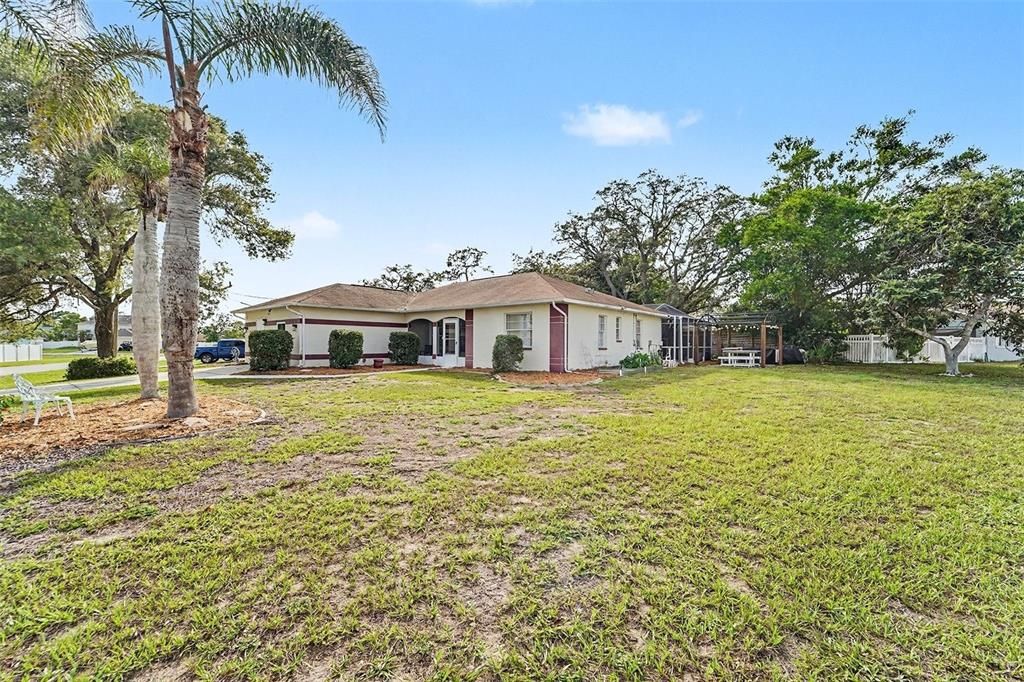 For Sale: $355,000 (4 beds, 3 baths, 2230 Square Feet)