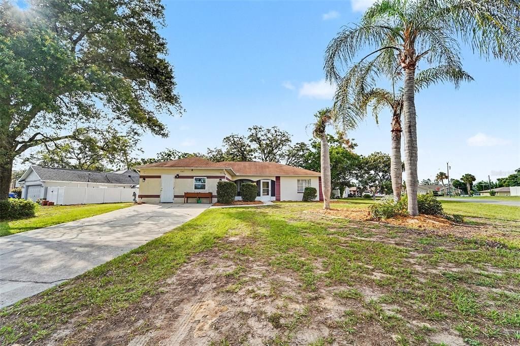 For Sale: $355,000 (4 beds, 3 baths, 2230 Square Feet)