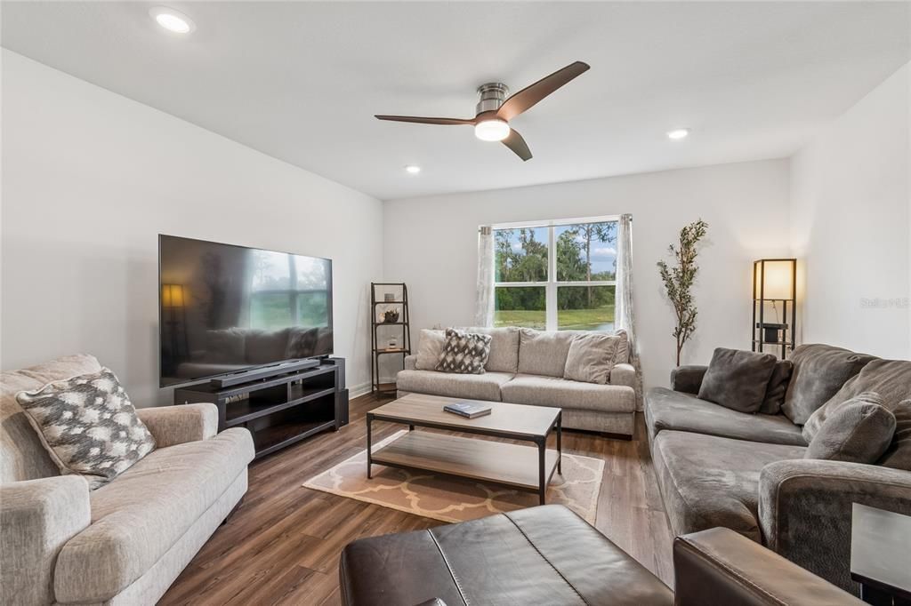 For Sale: $415,000 (4 beds, 2 baths, 1844 Square Feet)
