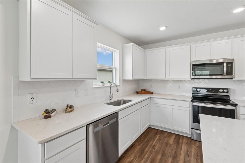 For Sale: $415,000 (4 beds, 2 baths, 1844 Square Feet)
