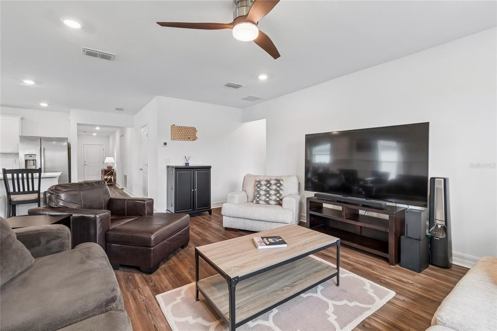 For Sale: $415,000 (4 beds, 2 baths, 1844 Square Feet)