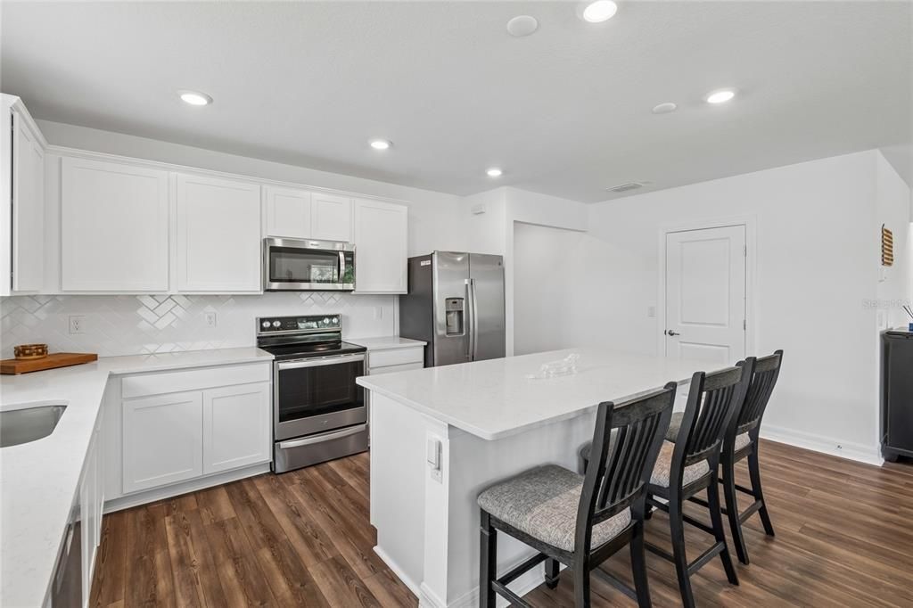 For Sale: $415,000 (4 beds, 2 baths, 1844 Square Feet)