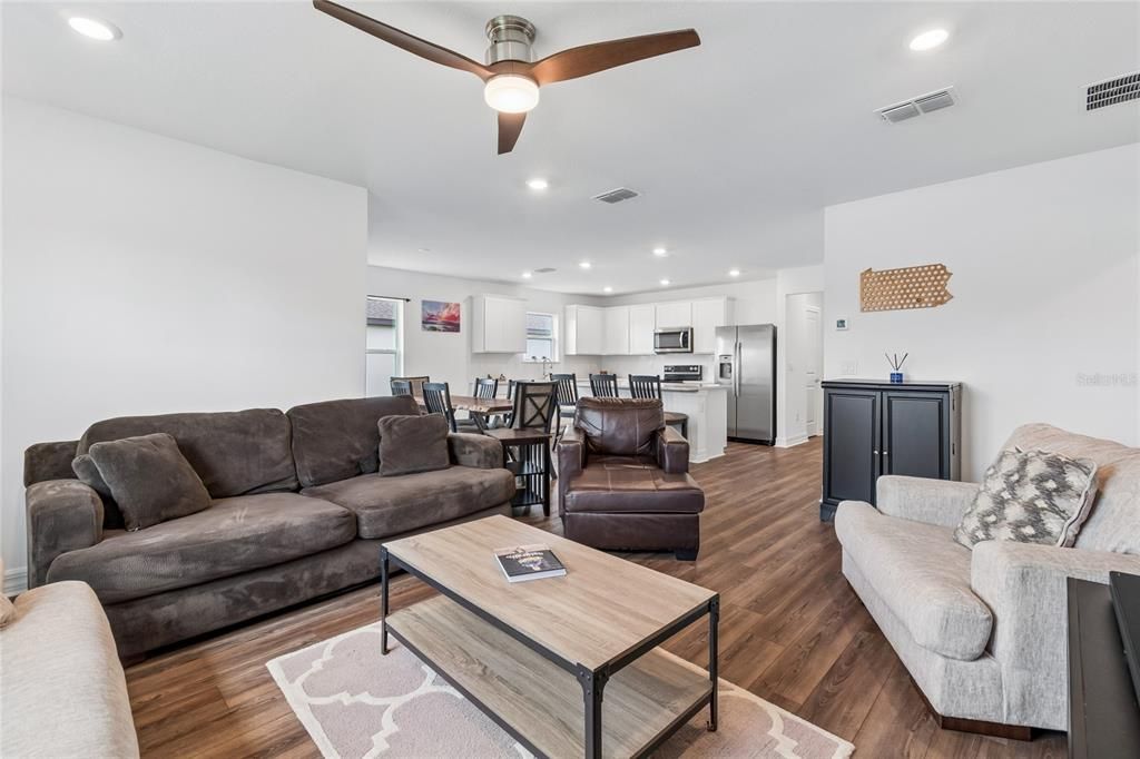 For Sale: $415,000 (4 beds, 2 baths, 1844 Square Feet)