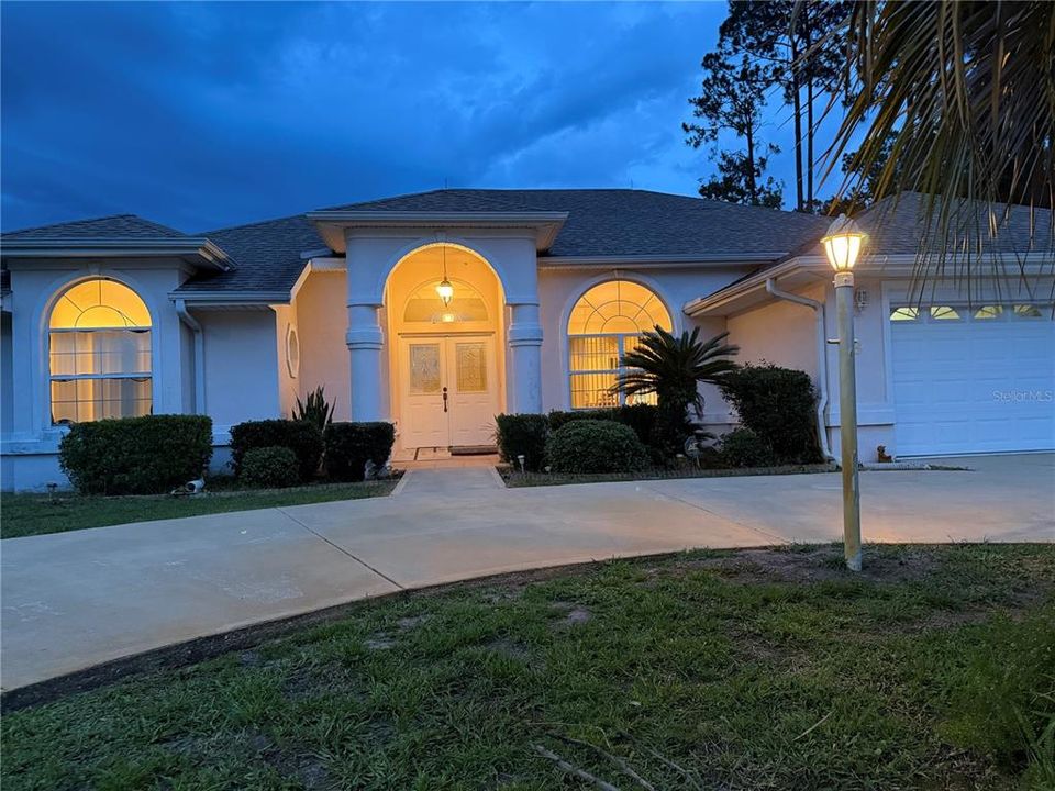 For Sale: $395,000 (3 beds, 2 baths, 2064 Square Feet)
