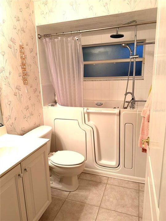 For Sale: $395,000 (3 beds, 2 baths, 2064 Square Feet)