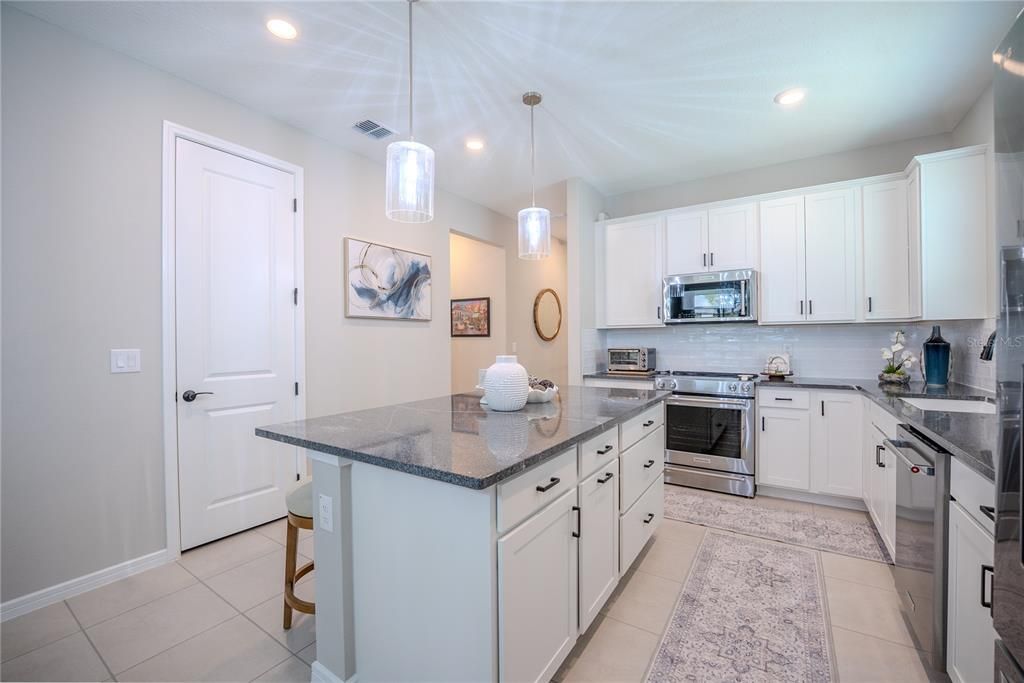 For Sale: $312,312 (2 beds, 2 baths, 1406 Square Feet)