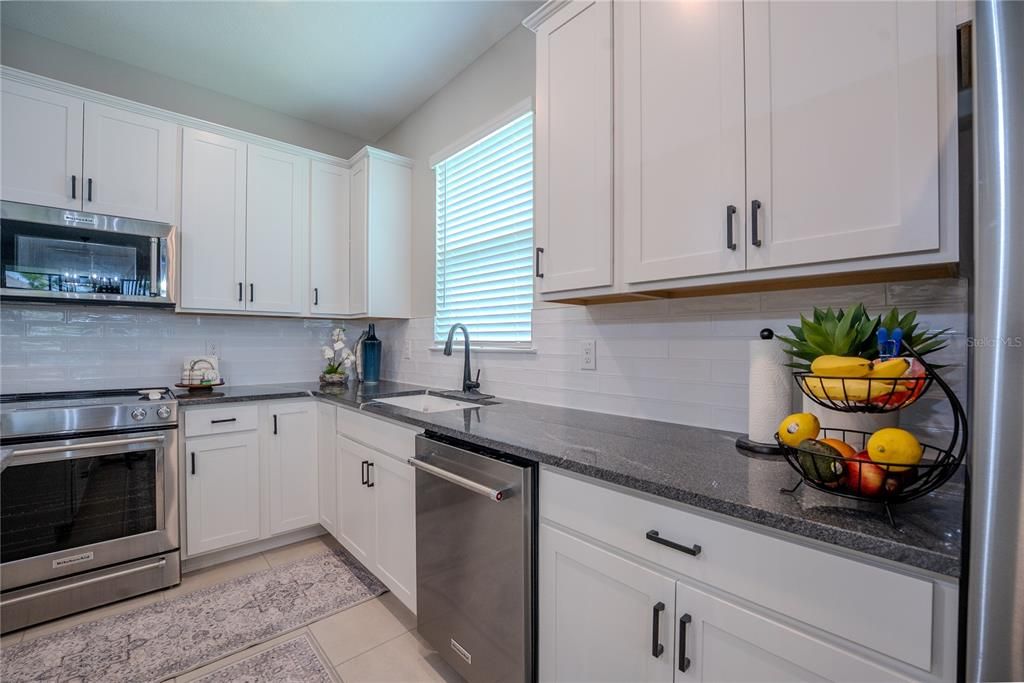 For Sale: $312,312 (2 beds, 2 baths, 1406 Square Feet)