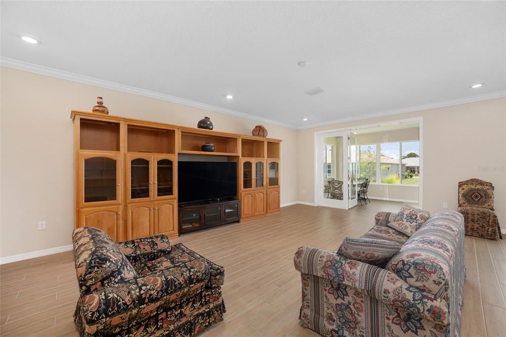 En Venta: $439,750 (3 camas, 2 baños, 2963 Pies cuadrados)
