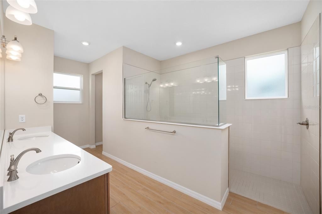 En Venta: $439,750 (3 camas, 2 baños, 2963 Pies cuadrados)
