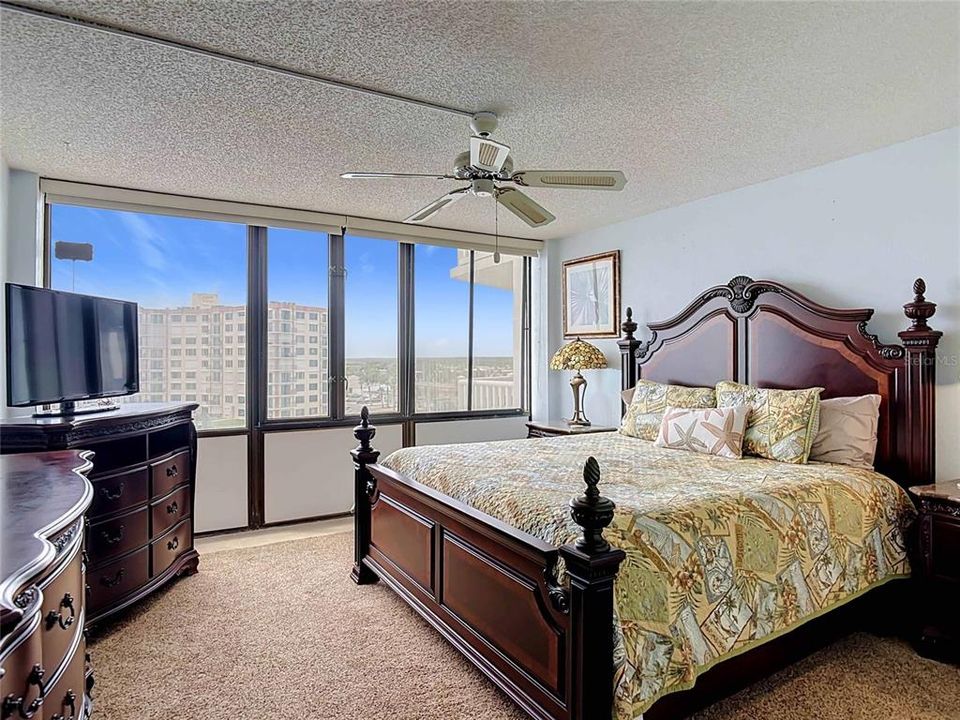 For Sale: $499,900 (3 beds, 2 baths, 1619 Square Feet)