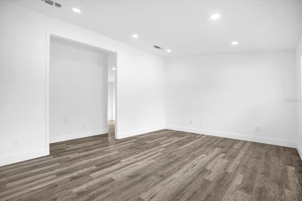 For Rent: $2,000 (3 beds, 2 baths, 1120 Square Feet)