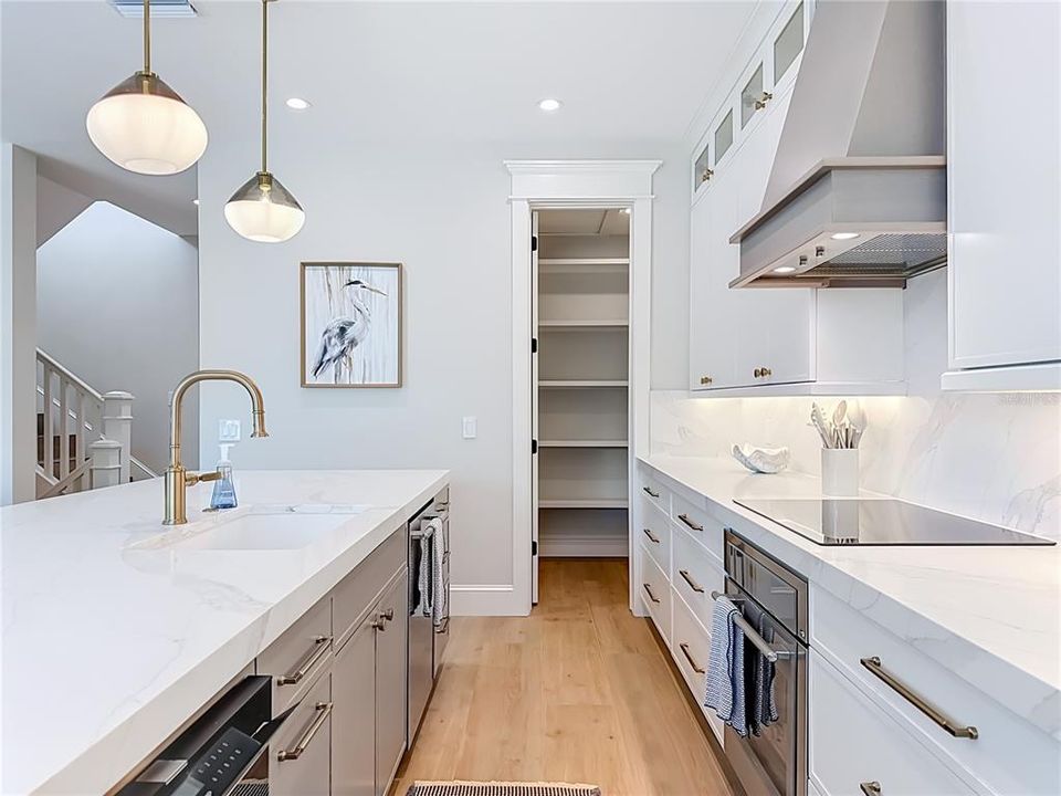 En Venta: $2,950,000 (4 camas, 4 baños, 2325 Pies cuadrados)