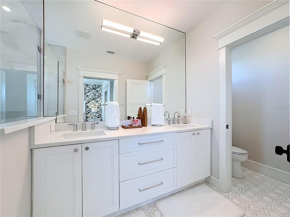 En Venta: $2,950,000 (4 camas, 4 baños, 2325 Pies cuadrados)