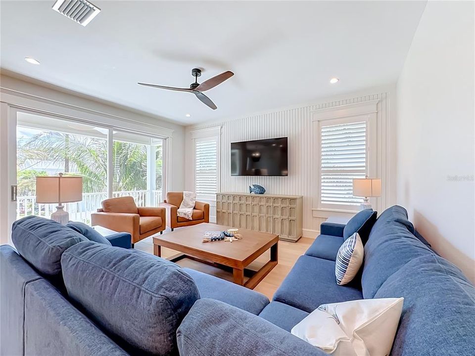En Venta: $2,950,000 (4 camas, 4 baños, 2325 Pies cuadrados)