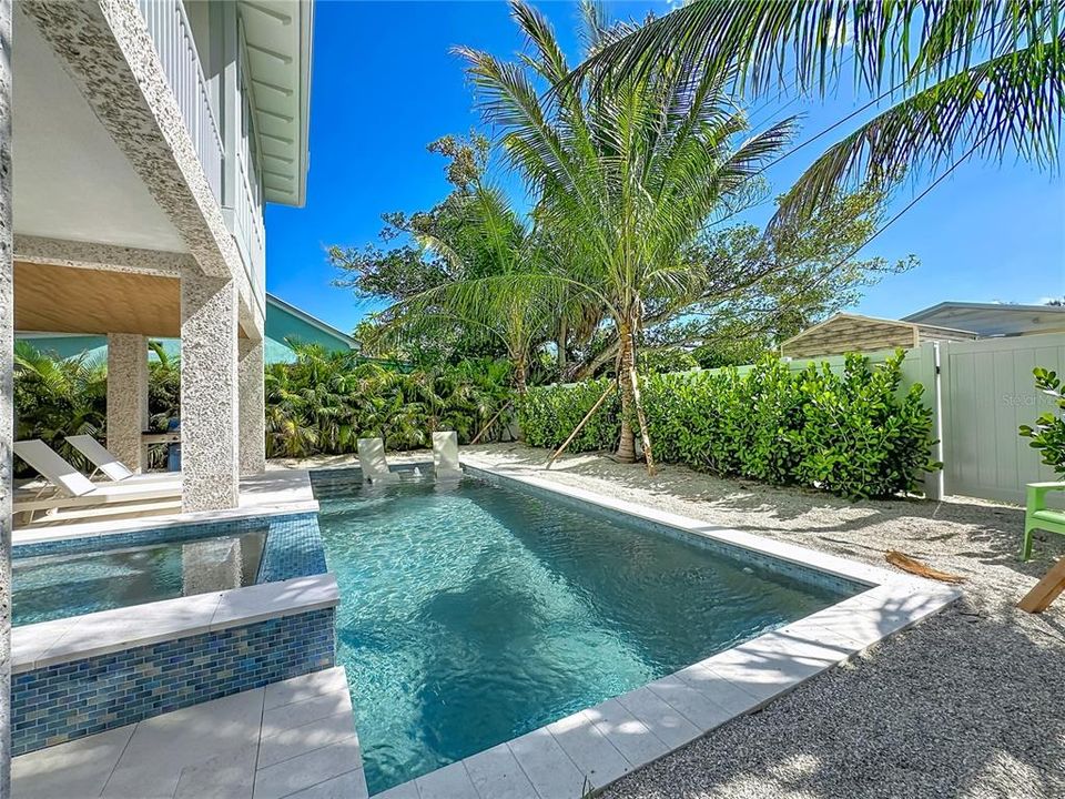 En Venta: $2,950,000 (4 camas, 4 baños, 2325 Pies cuadrados)
