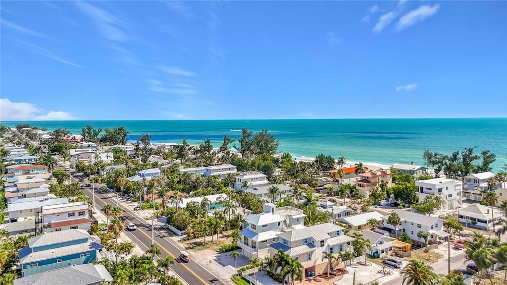 En Venta: $2,950,000 (4 camas, 4 baños, 2325 Pies cuadrados)