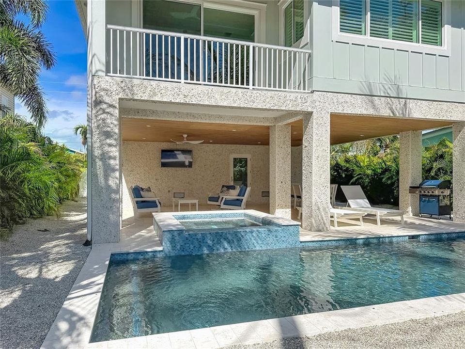 En Venta: $2,950,000 (4 camas, 4 baños, 2325 Pies cuadrados)