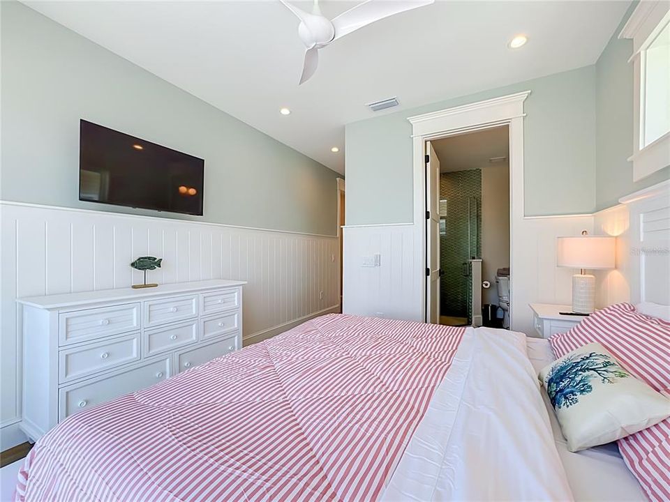 En Venta: $2,950,000 (4 camas, 4 baños, 2325 Pies cuadrados)
