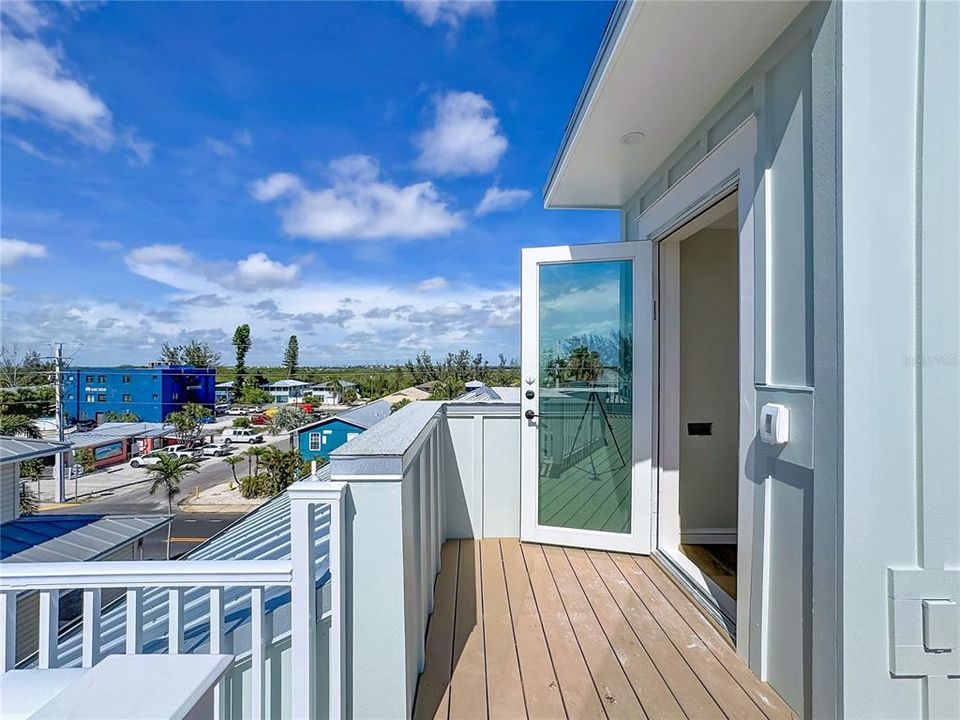 En Venta: $2,950,000 (4 camas, 4 baños, 2325 Pies cuadrados)