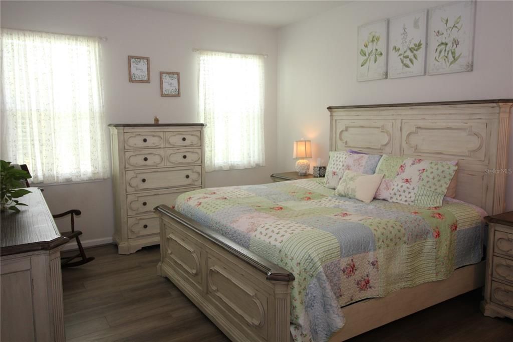 For Sale: $369,900 (3 beds, 2 baths, 1860 Square Feet)