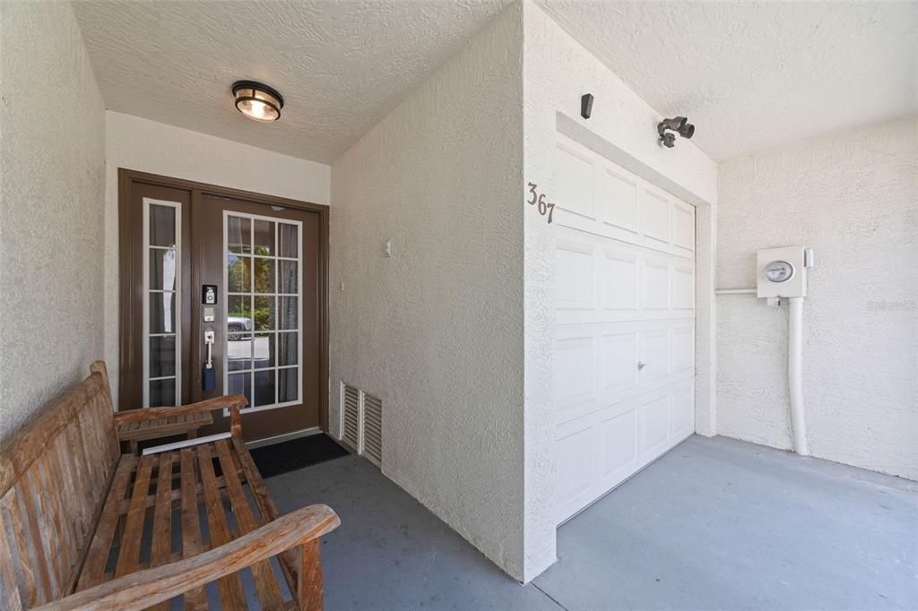 For Sale: $799,000 (3 beds, 3 baths, 1585 Square Feet)