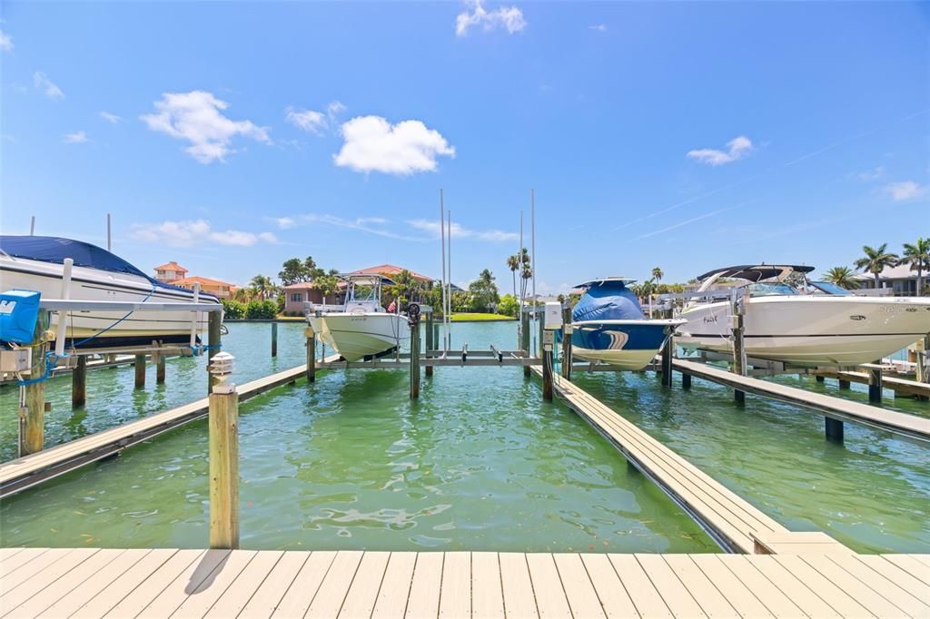 For Sale: $799,000 (3 beds, 3 baths, 1585 Square Feet)