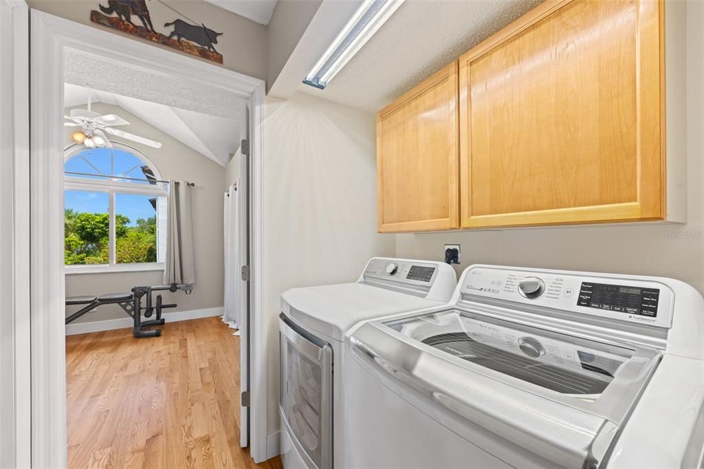 For Sale: $799,000 (3 beds, 3 baths, 1585 Square Feet)