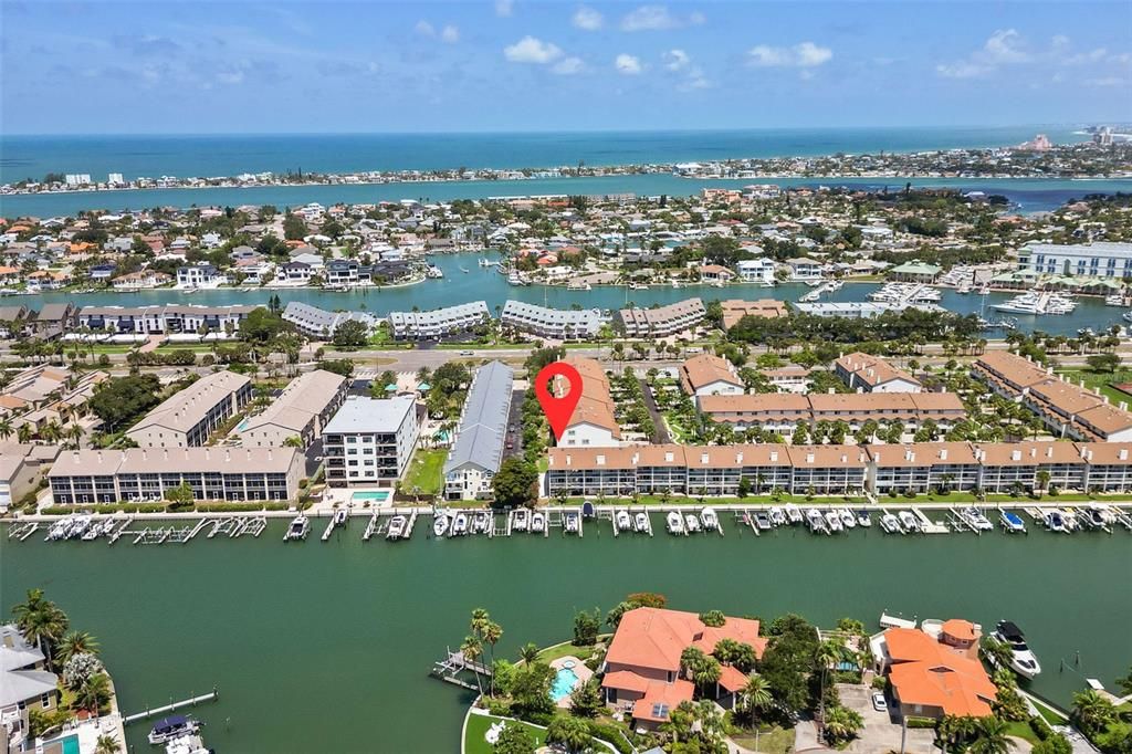 For Sale: $799,000 (3 beds, 3 baths, 1585 Square Feet)