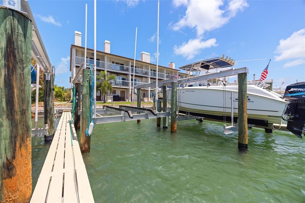 For Sale: $799,000 (3 beds, 3 baths, 1585 Square Feet)