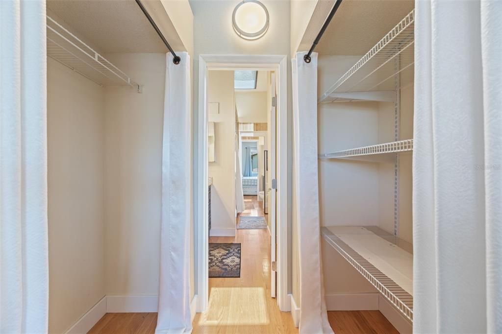 For Sale: $799,000 (3 beds, 3 baths, 1585 Square Feet)