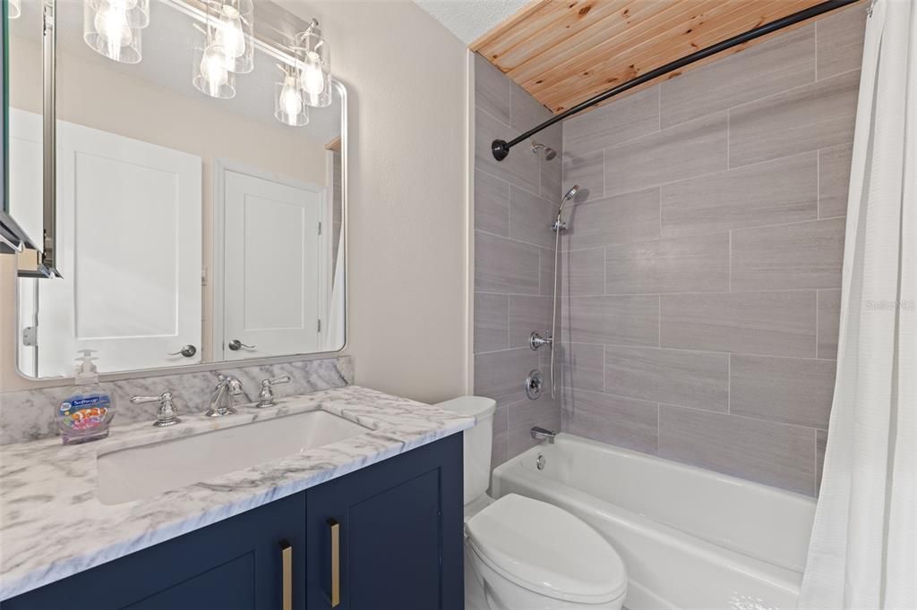 For Sale: $799,000 (3 beds, 3 baths, 1585 Square Feet)