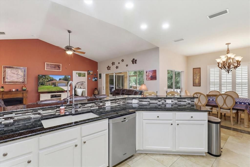 For Sale: $299,900 (3 beds, 2 baths, 1627 Square Feet)
