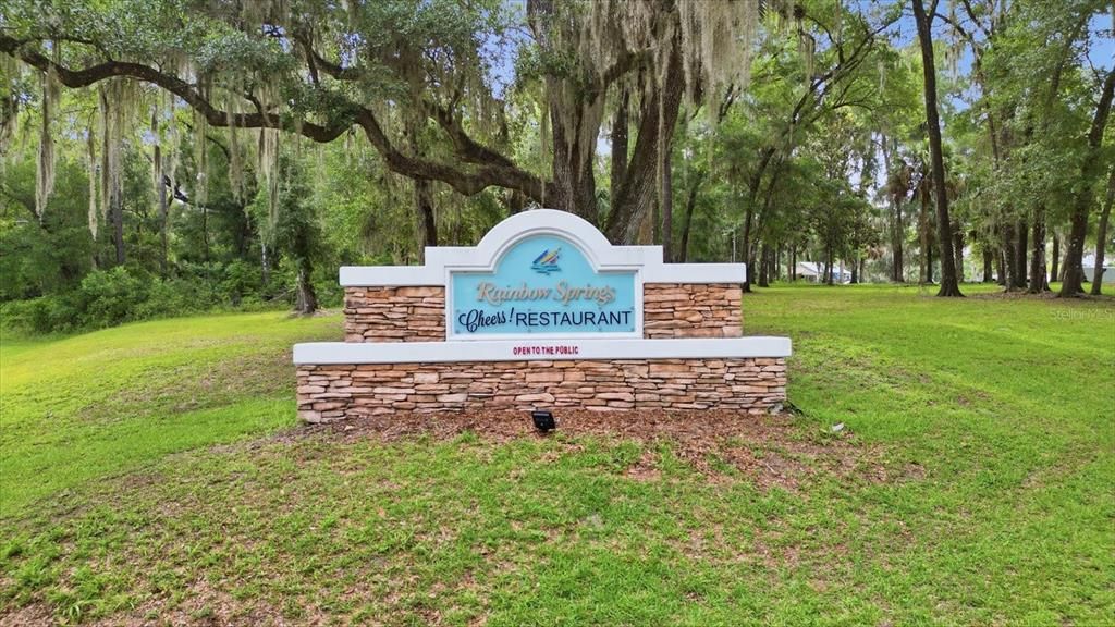 For Sale: $299,900 (3 beds, 2 baths, 1627 Square Feet)