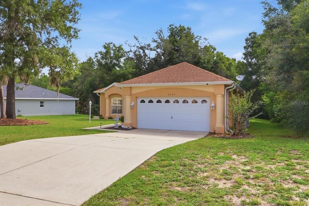For Sale: $299,900 (3 beds, 2 baths, 1627 Square Feet)
