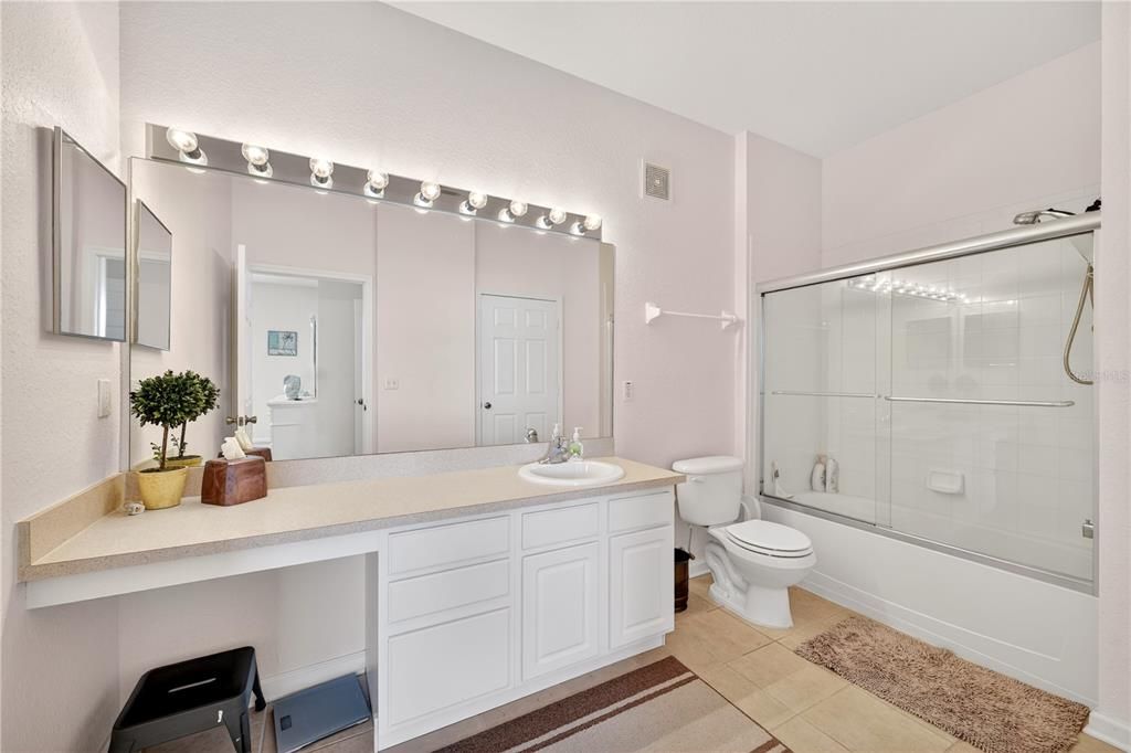For Sale: $325,000 (3 beds, 2 baths, 1450 Square Feet)