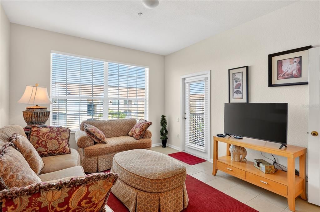 For Sale: $325,000 (3 beds, 2 baths, 1450 Square Feet)